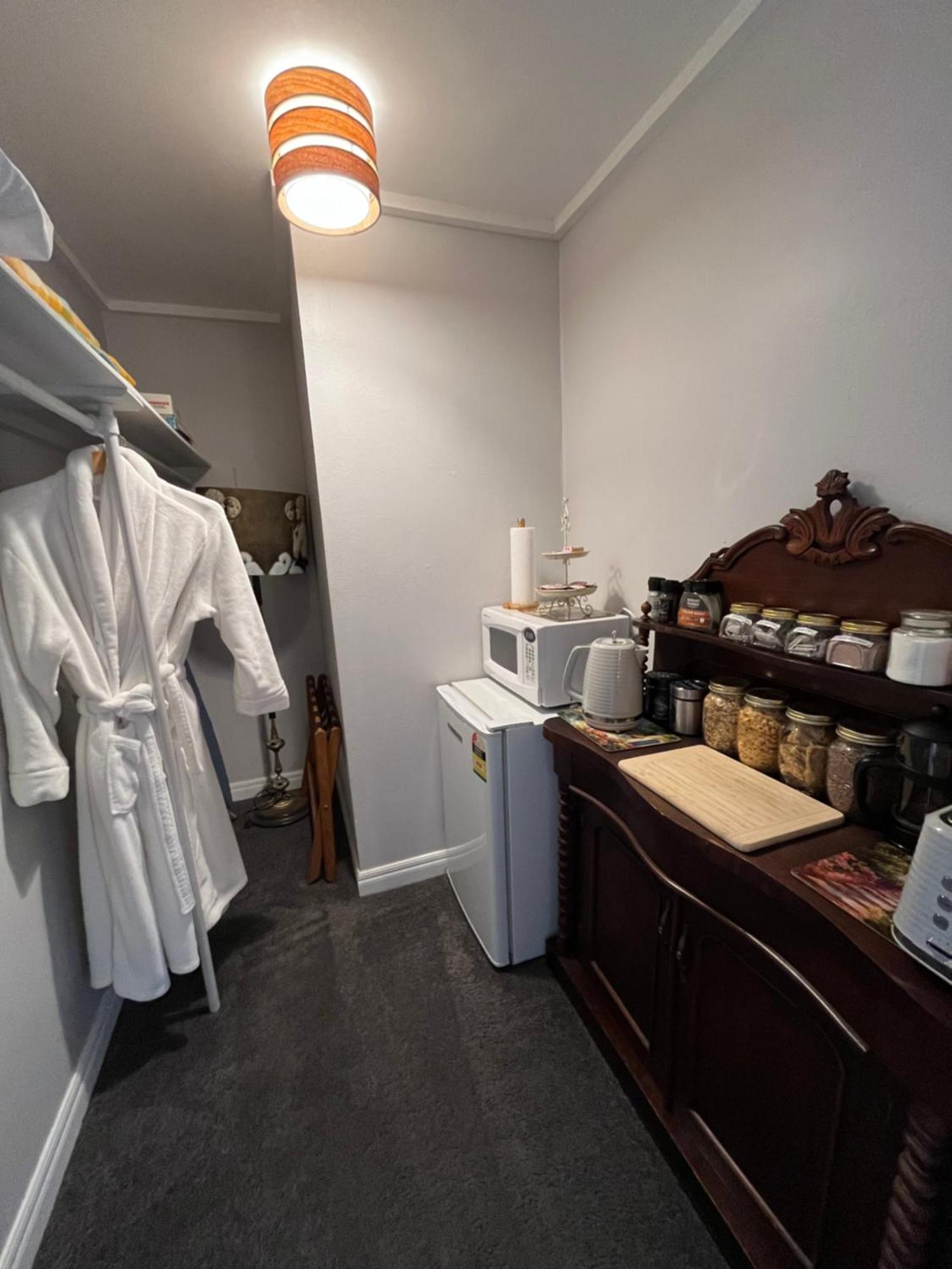 Tudor Manor Bed & Breakfast Paraparaumu Εξωτερικό φωτογραφία