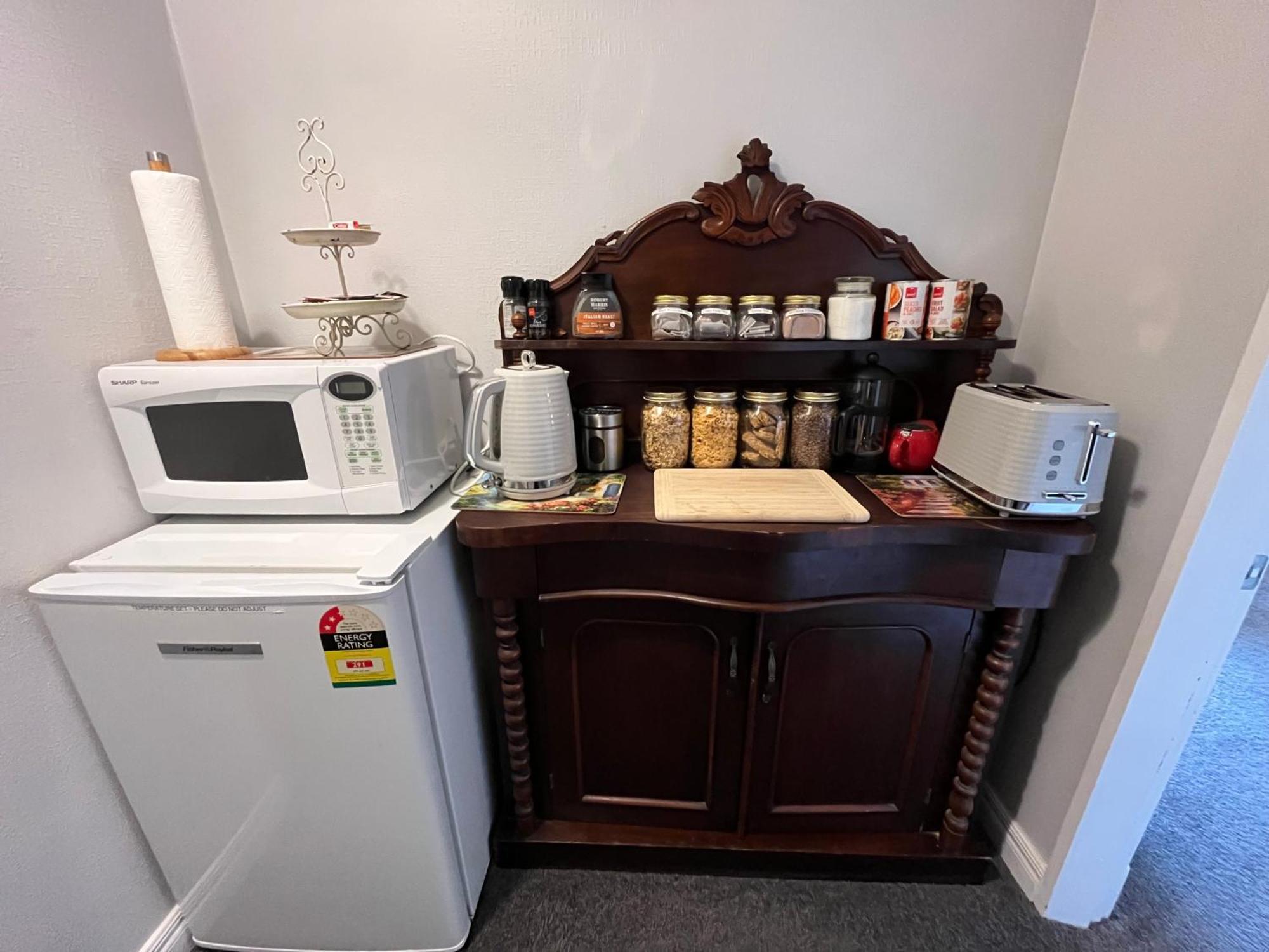 Tudor Manor Bed & Breakfast Paraparaumu Εξωτερικό φωτογραφία