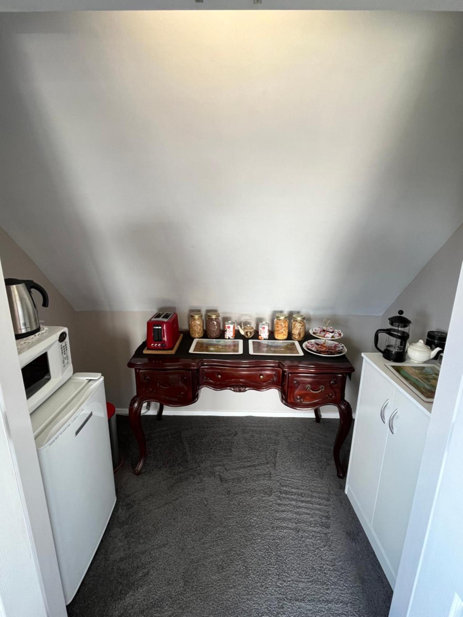 Tudor Manor Bed & Breakfast Paraparaumu Εξωτερικό φωτογραφία