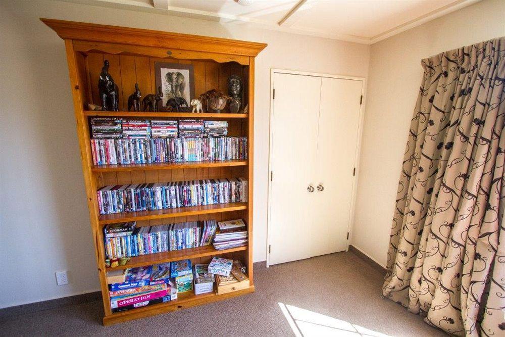 Tudor Manor Bed & Breakfast Paraparaumu Εξωτερικό φωτογραφία