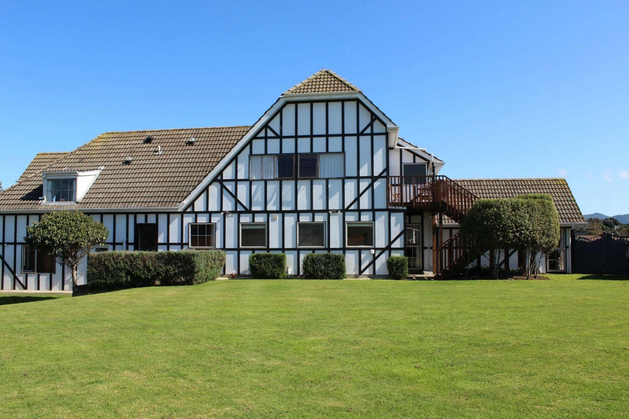 Tudor Manor Bed & Breakfast Paraparaumu Εξωτερικό φωτογραφία