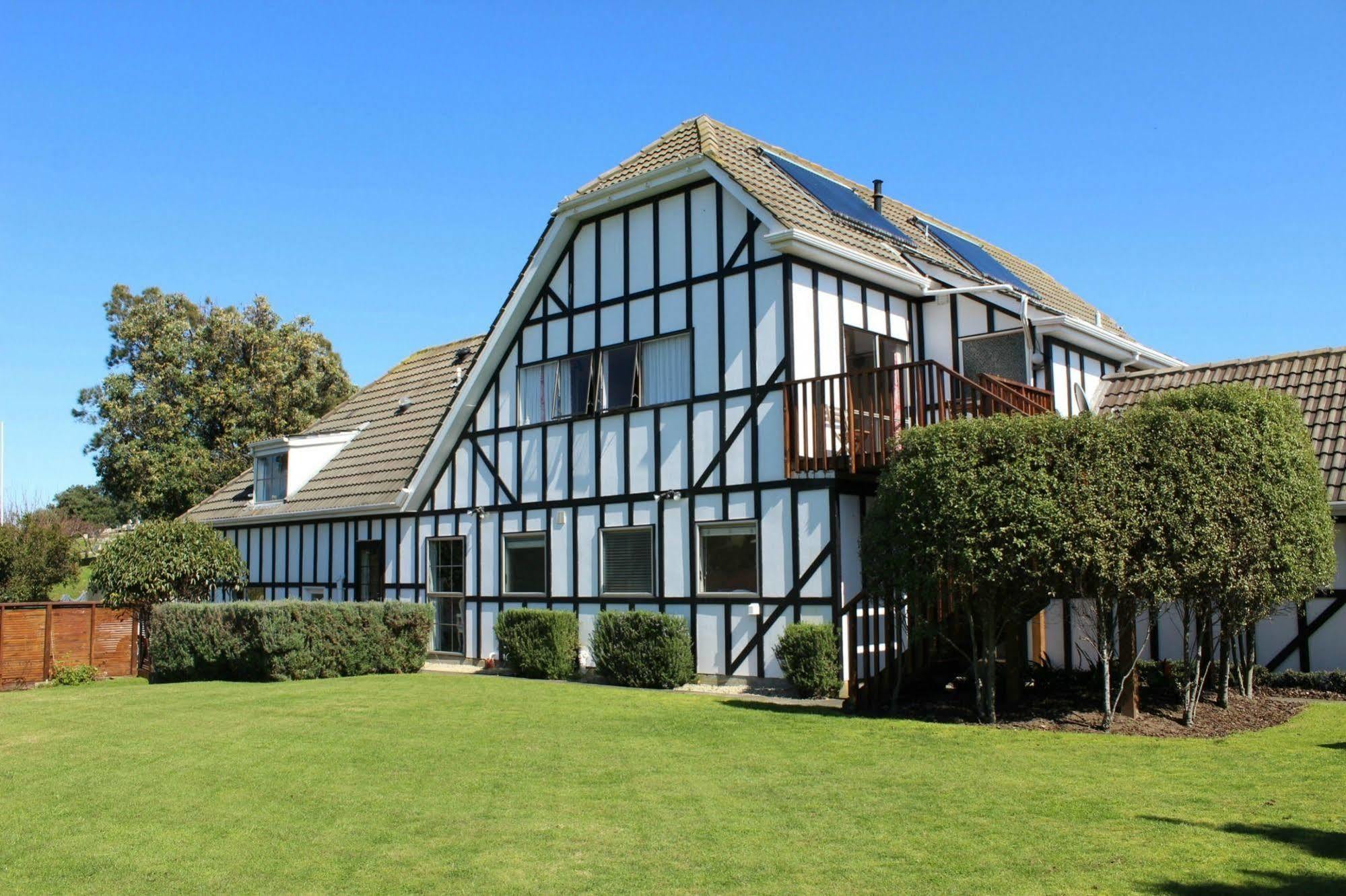 Tudor Manor Bed & Breakfast Paraparaumu Εξωτερικό φωτογραφία