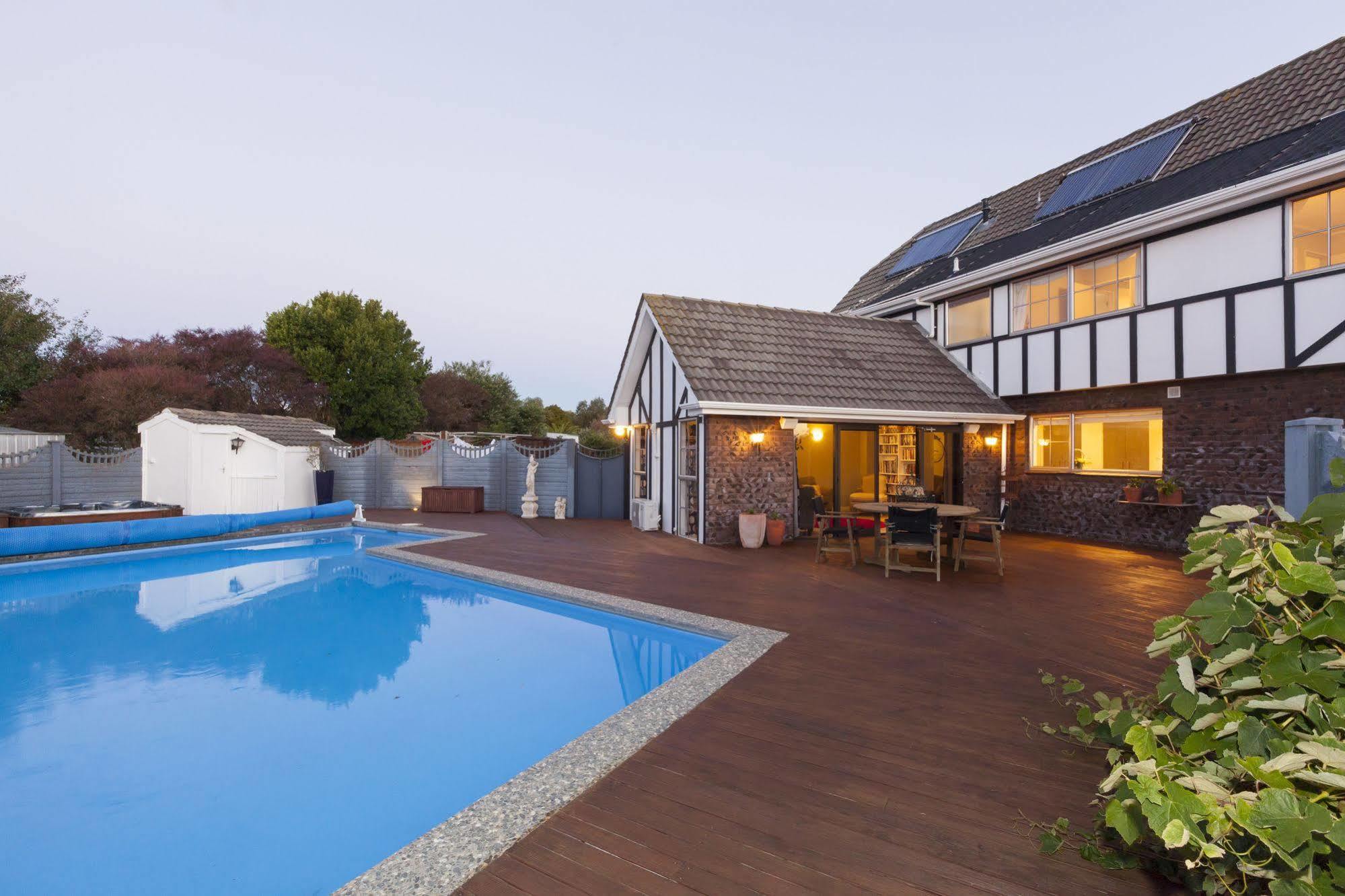 Tudor Manor Bed & Breakfast Paraparaumu Εξωτερικό φωτογραφία