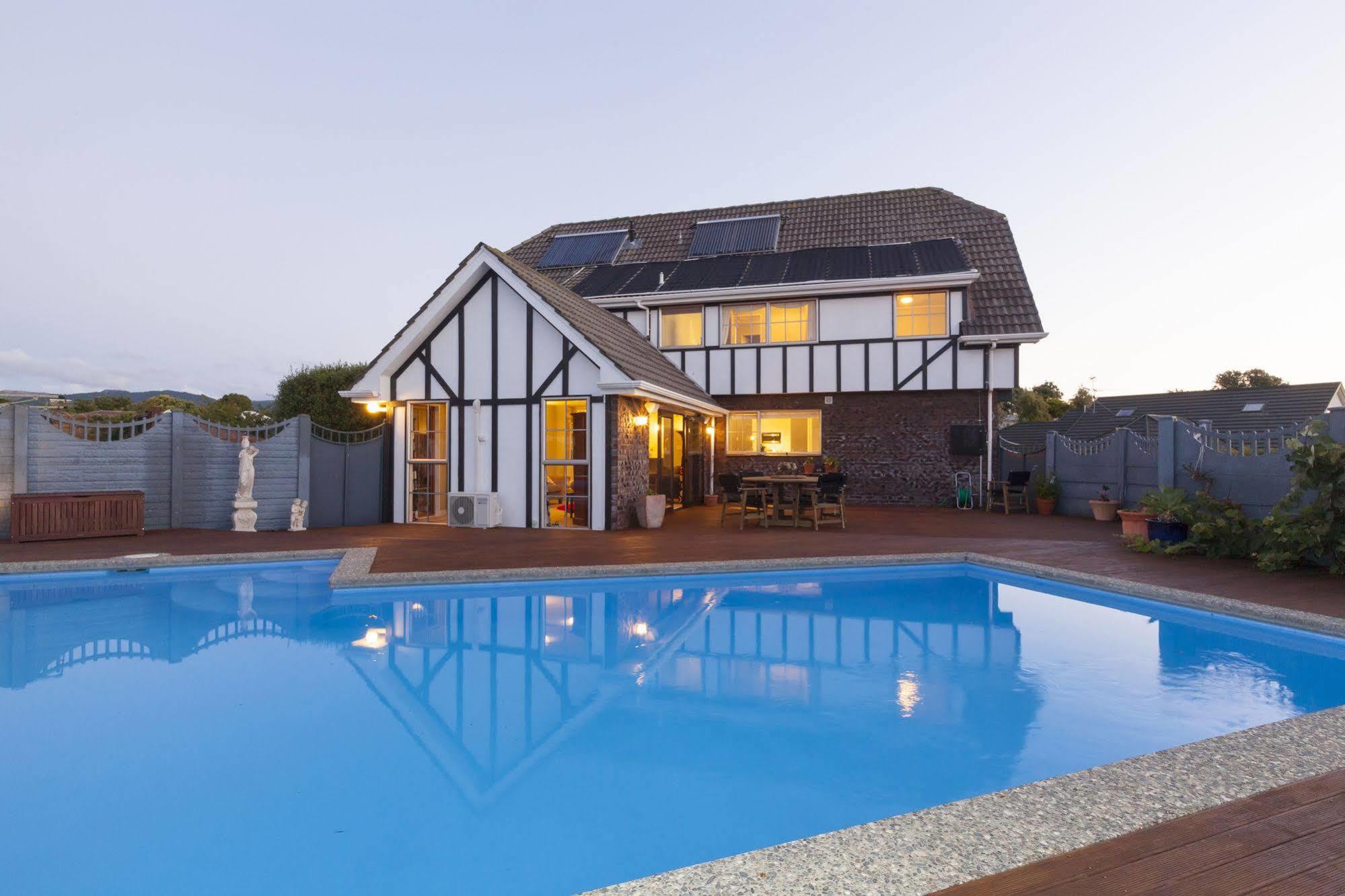 Tudor Manor Bed & Breakfast Paraparaumu Εξωτερικό φωτογραφία